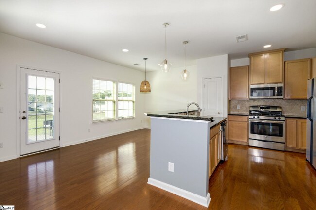 Building Photo - 30 Irvington Dr