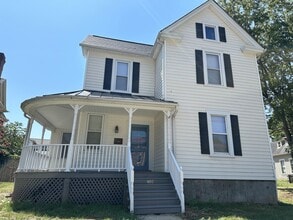 Building Photo - 405 W Main St