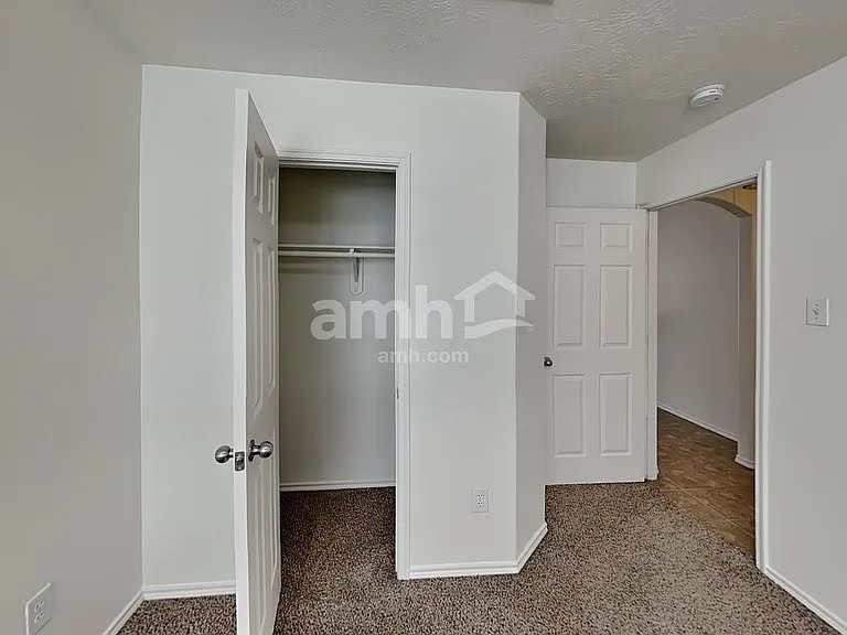Building Photo - 18475 Sunrise Pines Dr