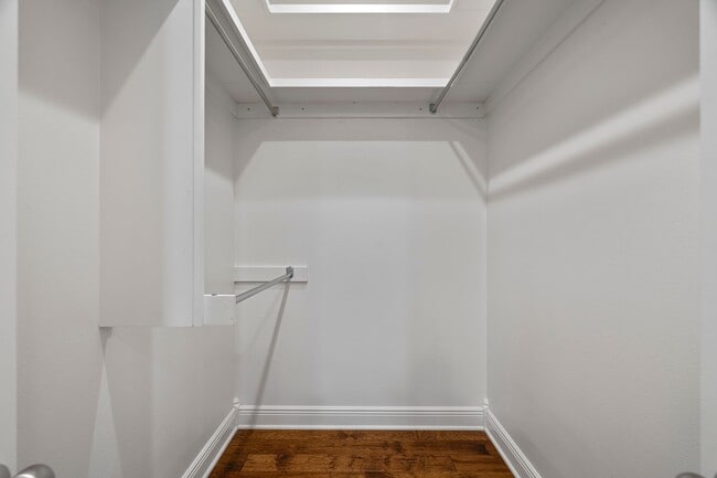 Building Photo - 17 Jeffrey Way