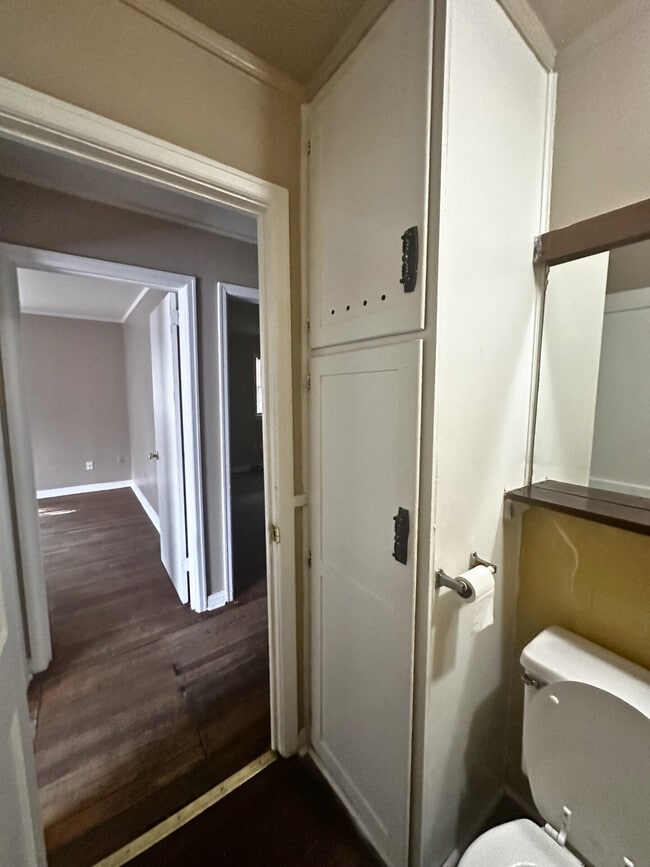 Building Photo - 106 Rosewood Cir