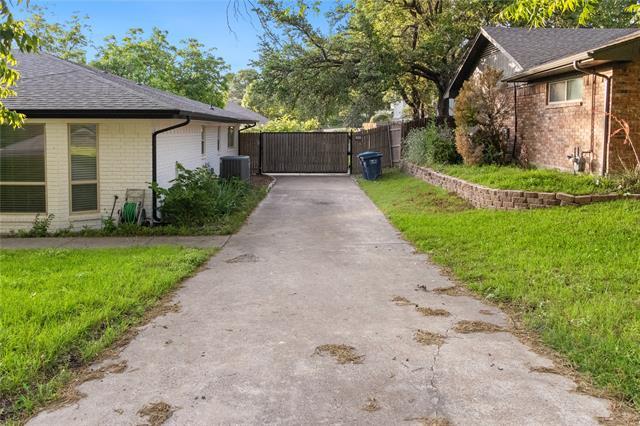 Building Photo - 7636 Skylake Dr