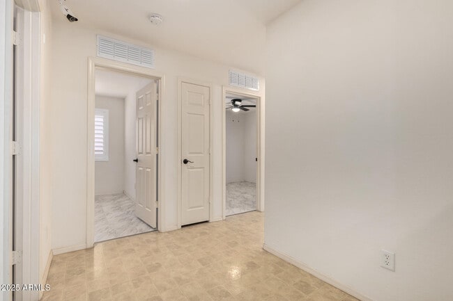 Building Photo - 4410 N 124th Ave