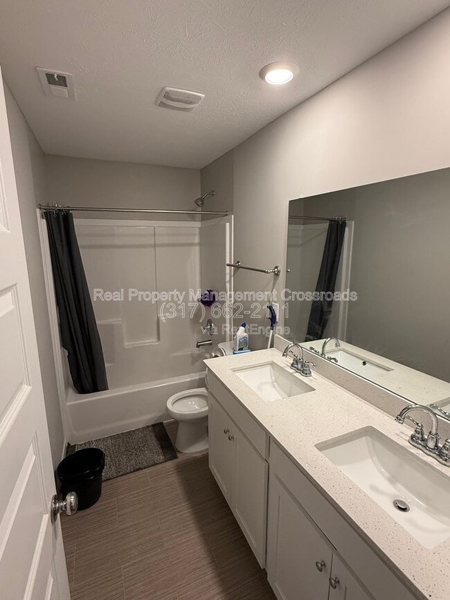 Building Photo - 8754 Laurelton Pl