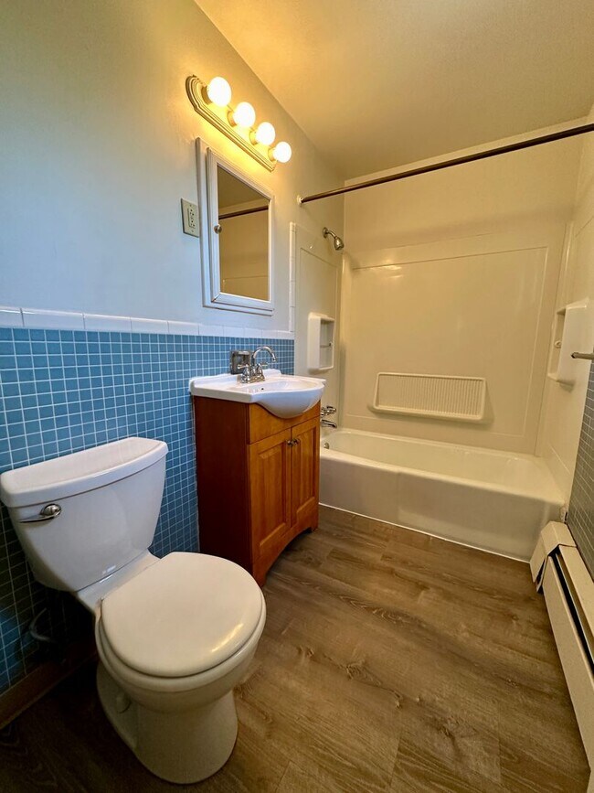Interior Photo - Brett Manor