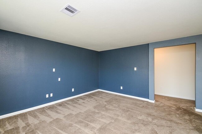 Building Photo - 4423 Ashberry Pine Ln