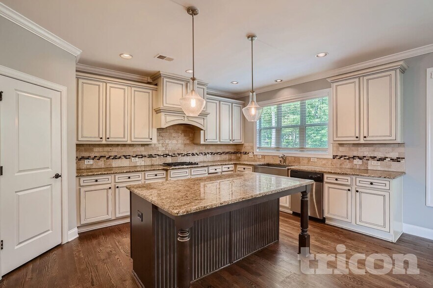 Building Photo - 1893 Skybrooke Ln