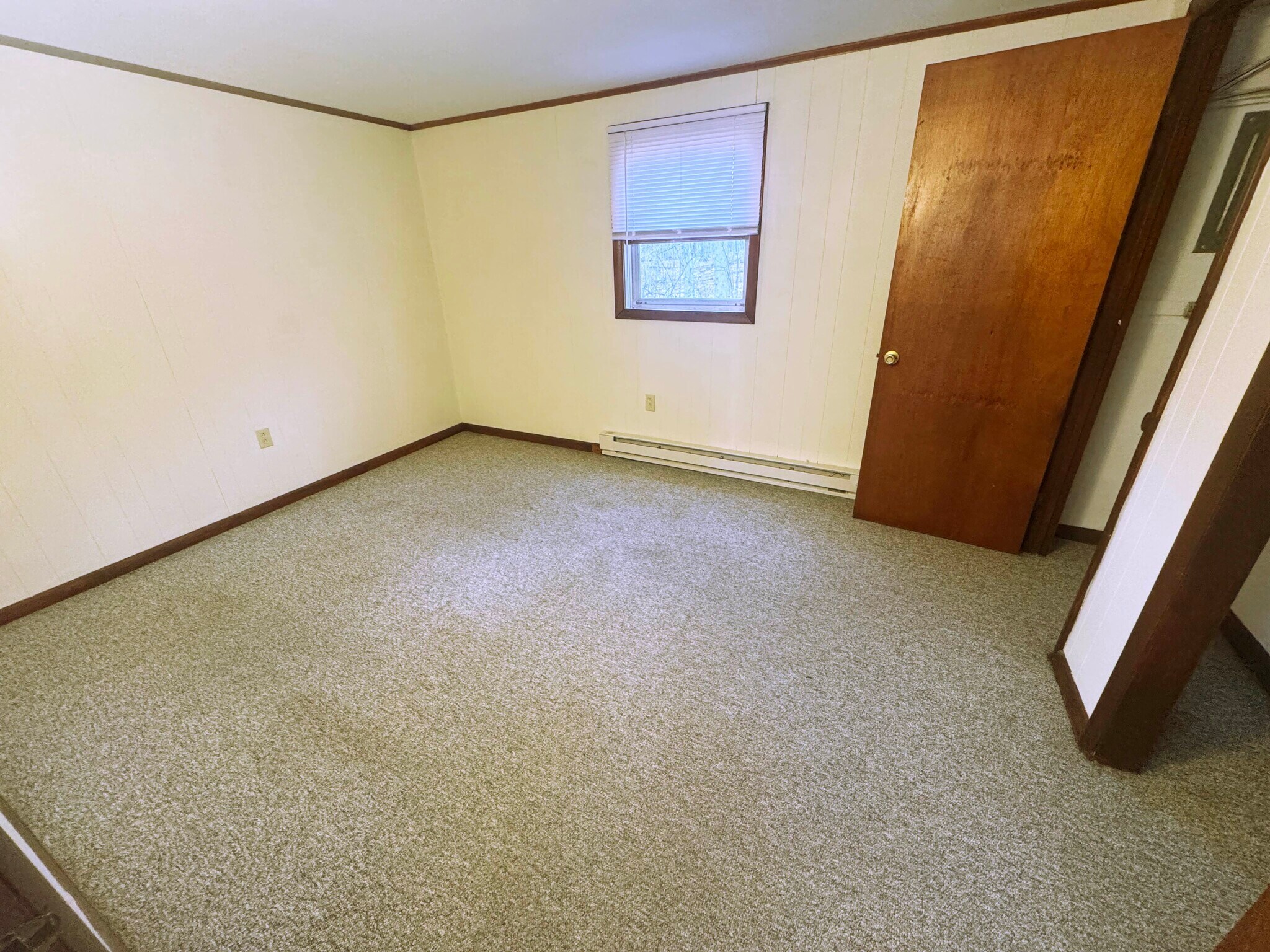 Building Photo - 19 Oakwood Dr