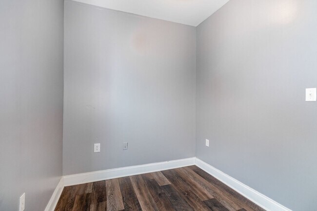 Building Photo - 2136 Susquehanna St