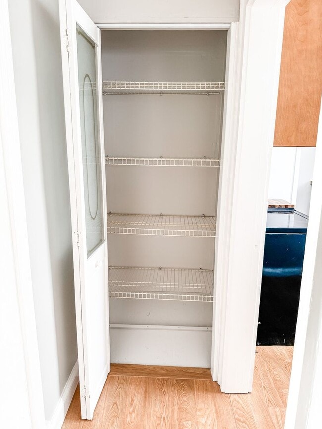 Building Photo - HALF OFF 2ND MONTH RENT IF MOVE IN END OF JANUARY! Charming 2 bedroom, 1 bathroom home located in...