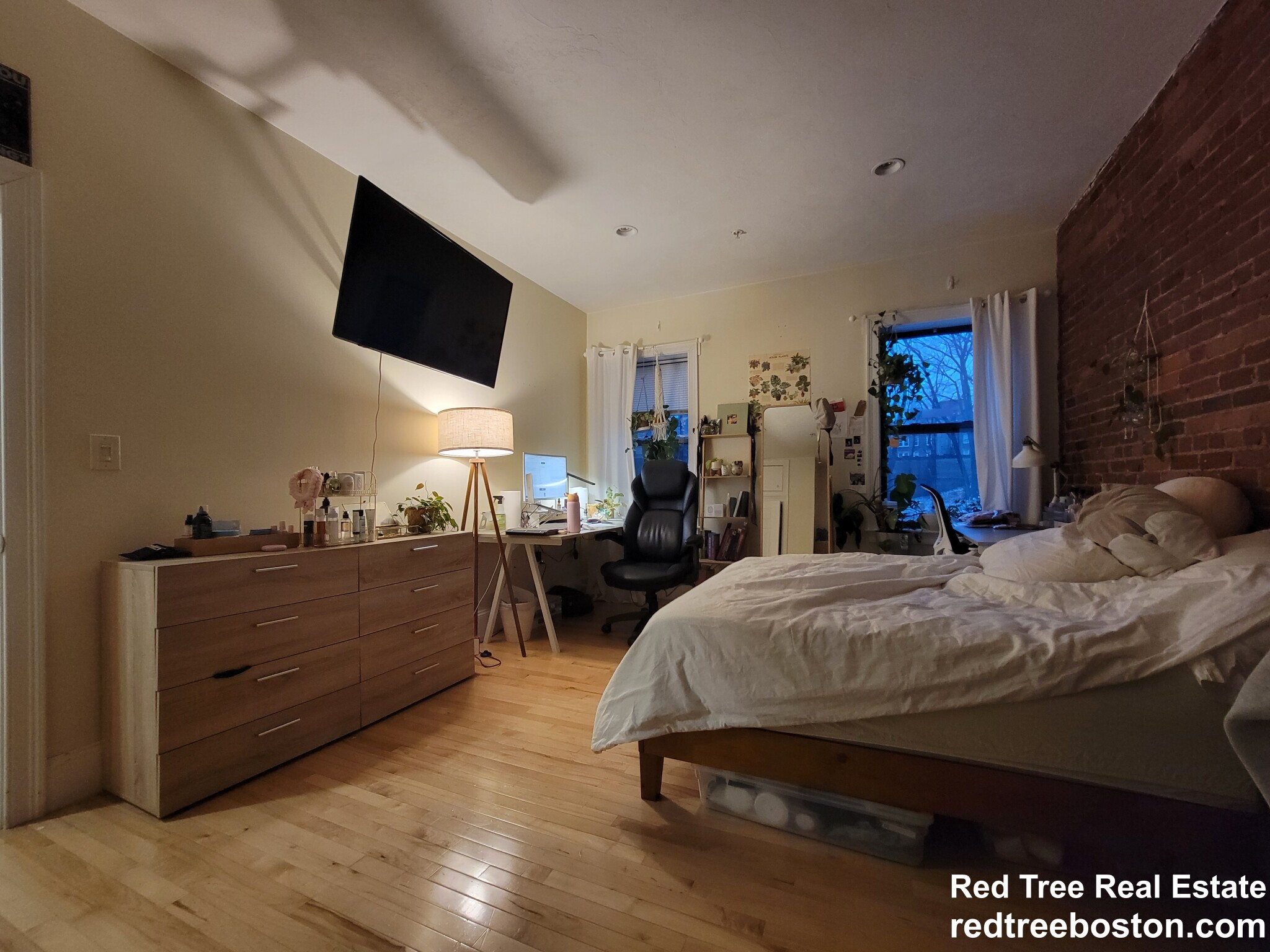 Building Photo - 1203 Beacon St