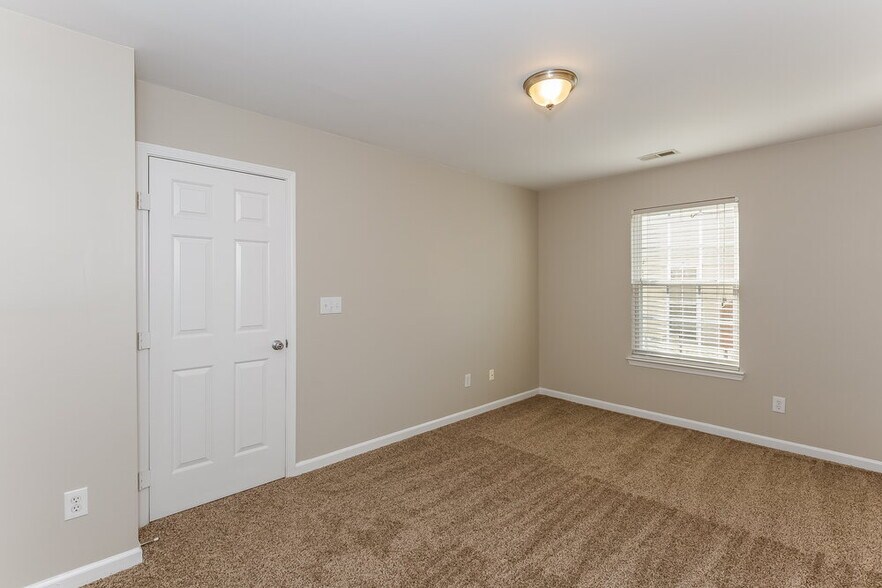 Building Photo - 5238 Courtfield Dr