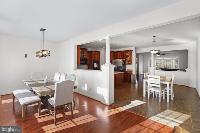 Building Photo - 12 Popes Creek Ln