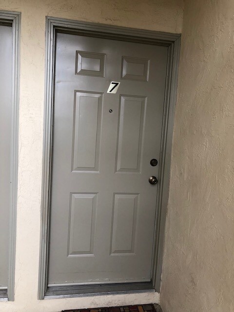Front Door - 3515 Chestnut Ave