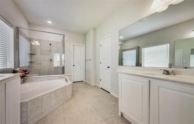 Building Photo - 1621 Frankford Dr