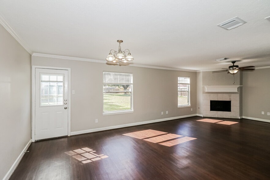 Building Photo - 6407 Crim Ct