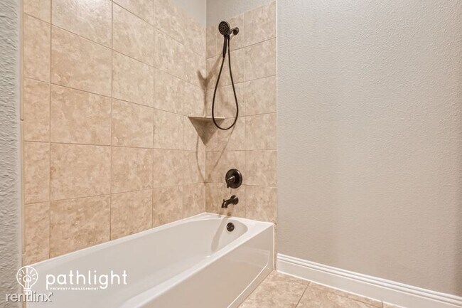 Building Photo - 5 br, 2 bath House - 540 Hunt Farms Road UNIT