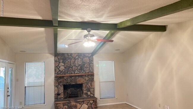 Building Photo - 3911 Firethorn Dr