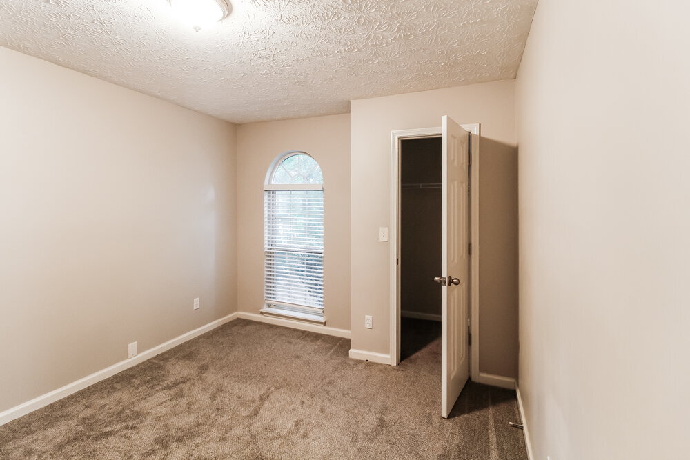 Building Photo - 850 Chaseridge Dr