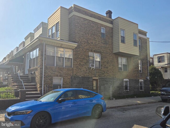 Building Photo - 5345 W Berks St