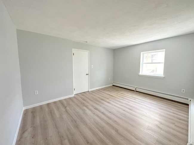 2 Bedroom Apartment at 118 W Fifth - Madison Ave Apartments