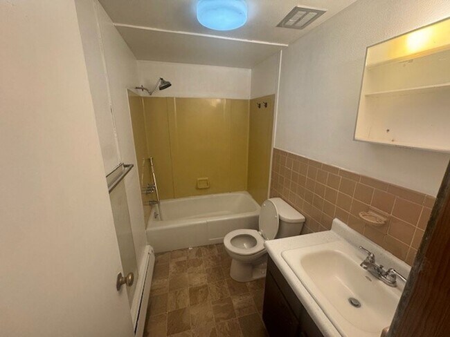 Building Photo - 2563 Gap View Rd