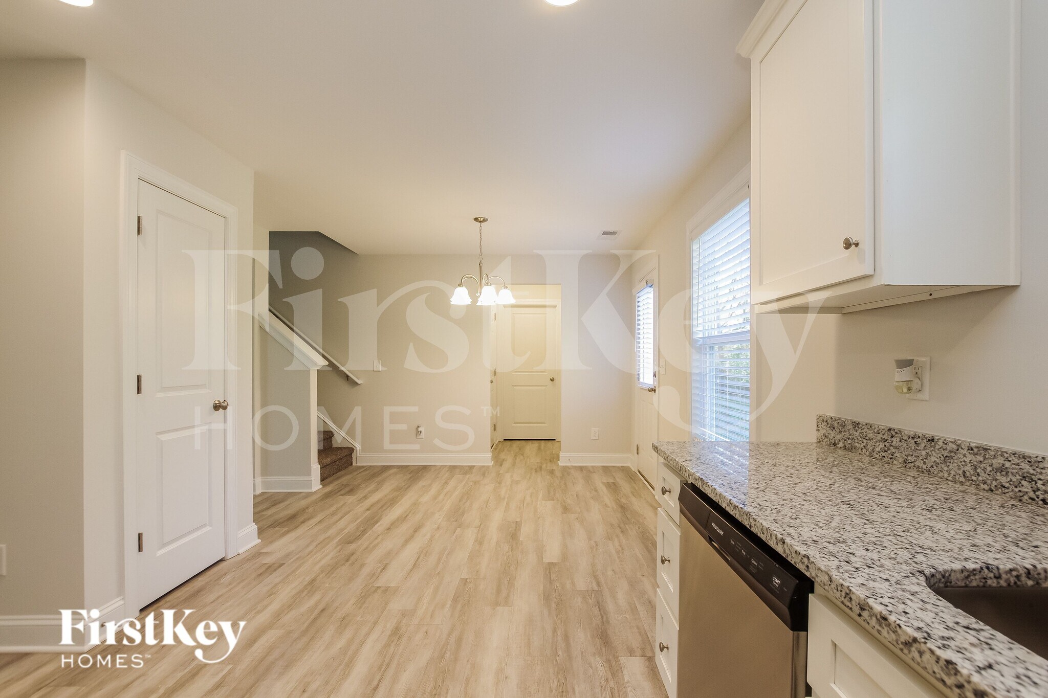 Building Photo - 6631 Rockwell Blvd W