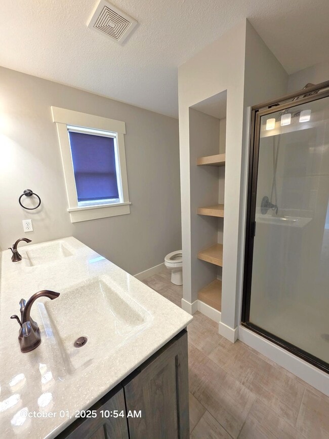 Building Photo - 2600 Norbury Dr