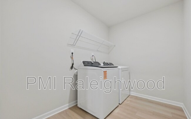 Building Photo - 540 Bridger Dr