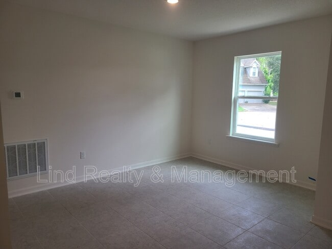 Building Photo - 15 Riptide Pl
