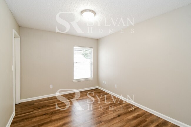 Building Photo - Experience the Lifestyle awaiting you!