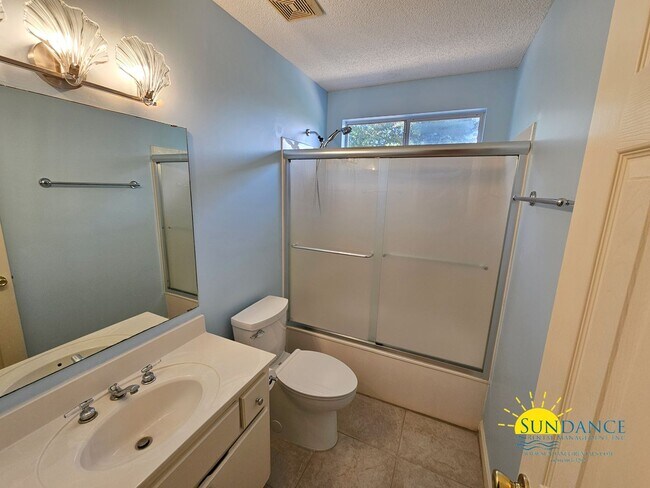 Building Photo - Gorgeous 3 Bedroom Townhouse in Miramar Beach