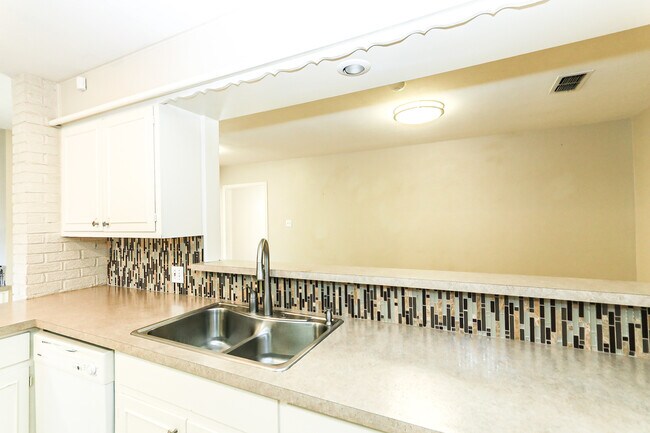 Building Photo - 2517 33rd St