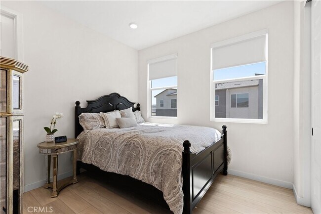 Building Photo - 27553 Sanctuary Ct