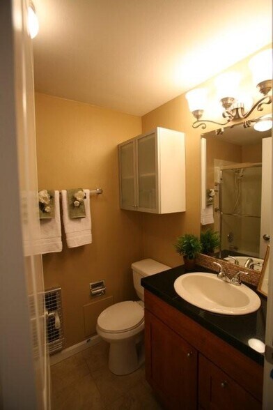 Building Photo - 2337 Minor Ave E