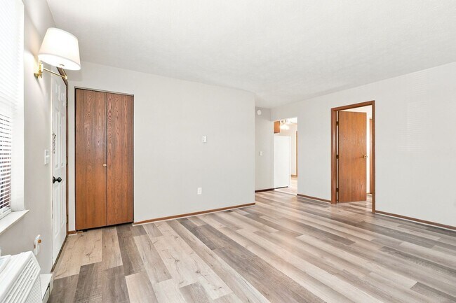 Building Photo - 205 N Madison Rd
