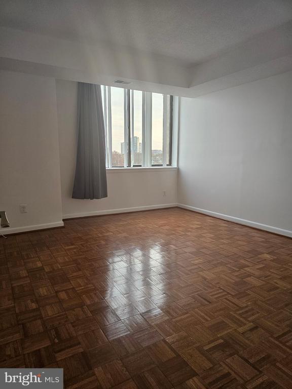 Building Photo - 3709 S George Mason Dr