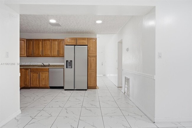 Building Photo - 2280 SW 43rd Ave
