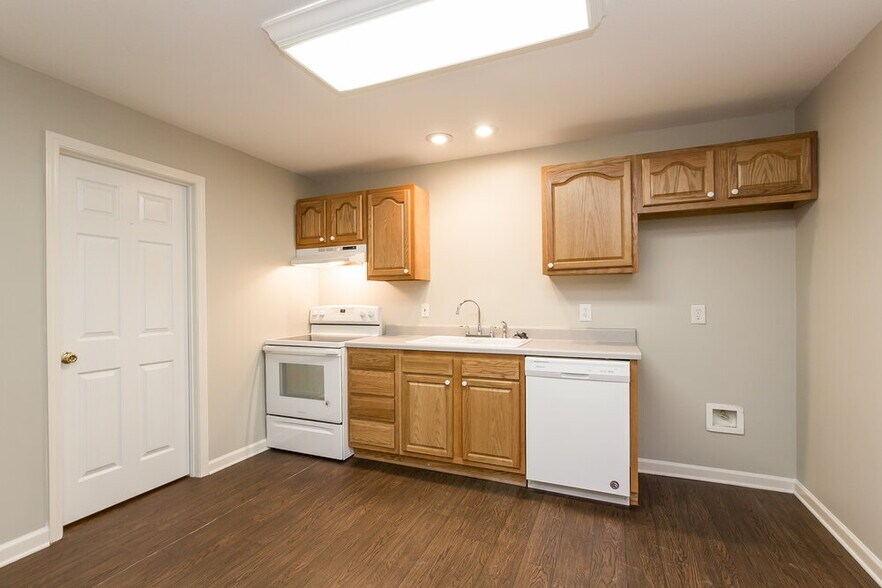 Building Photo - 2816 Legislative Ln