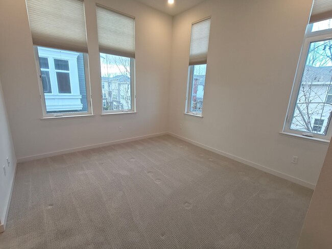 Building Photo - Coming Soon ? Bright, Modern Living in Sunnyvale