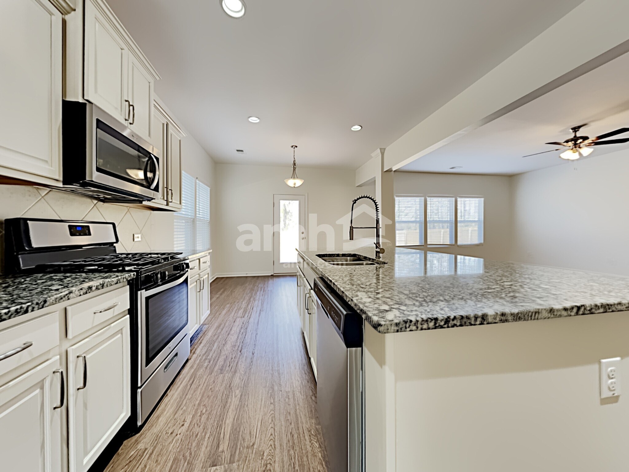 Building Photo - 355 Dunlin Dr