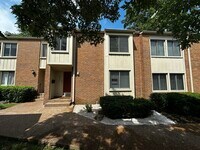 Building Photo - 6905 Highland Park Dr