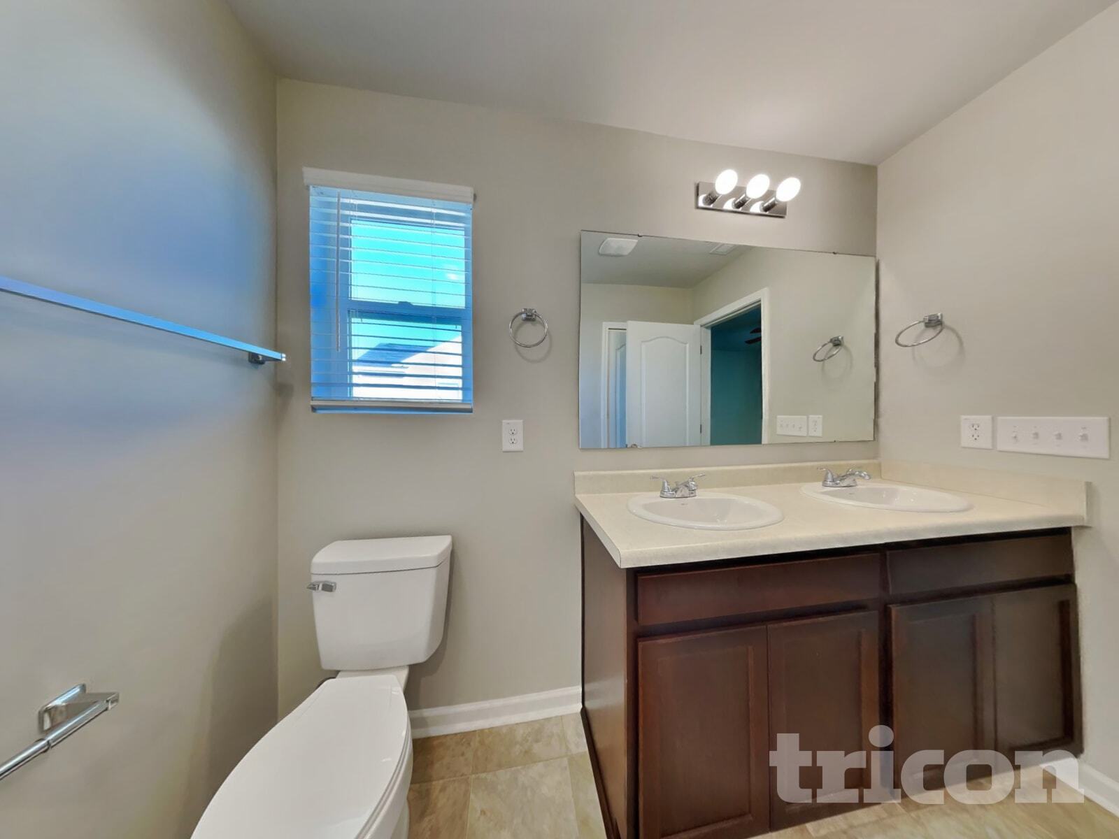 Building Photo - 226 Hallow Oak St