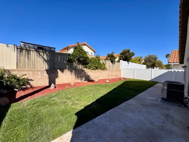 Building Photo - For a limited time only, enjoy 15 DAYS FREE RENT when you lease today! Charming 3 bedroom 2 Bathr...