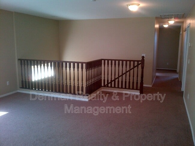 Building Photo - 5725 S 32nd Ln