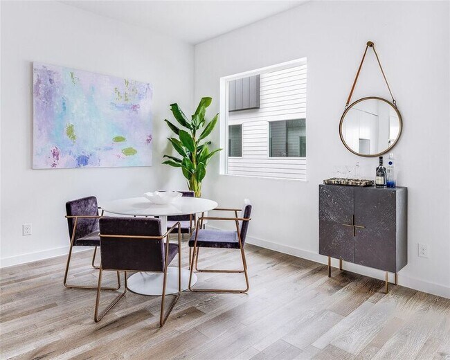 Building Photo - 5026 Bryan St