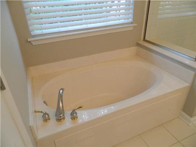 Building Photo - Awesome 3BE/2BA home in Brentwood!