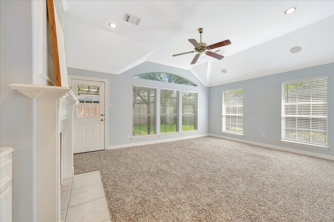 Building Photo - 2421 Baycrest Dr