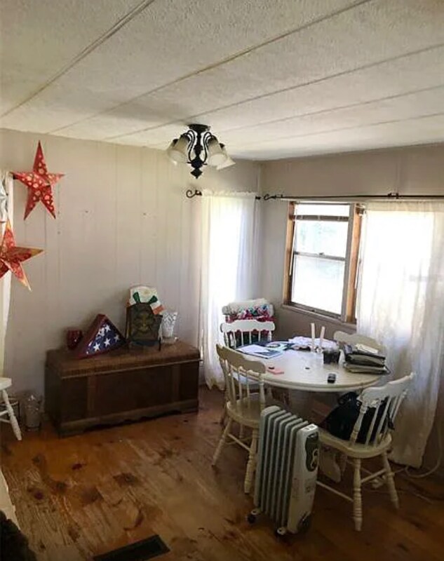 Building Photo - 402 E Martin St