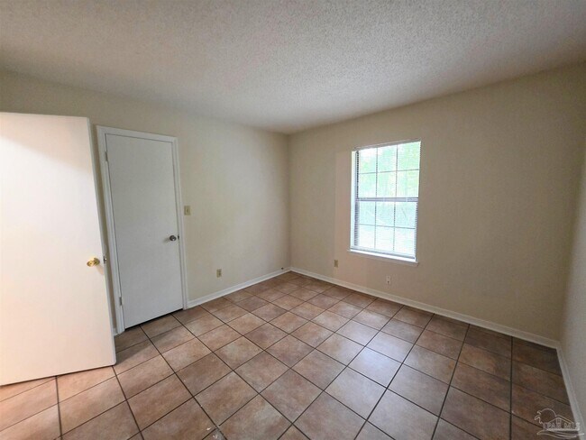 Building Photo - 1440 N 61st Ave